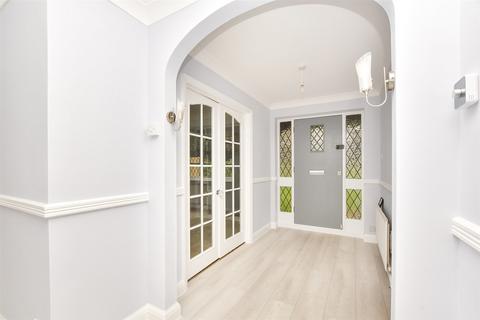 Kinnibrugh Drive, Dormansland, Surrey 5 bed detached house for sale