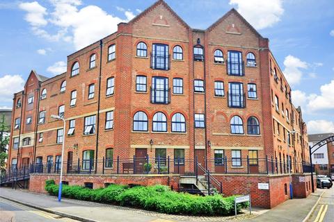 Whitefriars Wharf, Tonbridge, Kent 2 bed flat for sale
