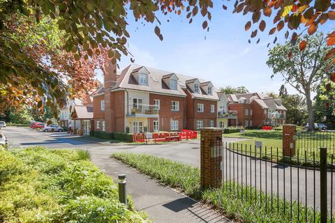 Westhall Road, Warlingham 2 bed apartment for sale