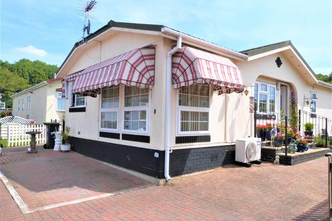 The Firs, Woodbine Close 2 bed mobile home for sale