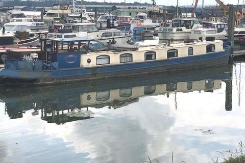 1 bedroom houseboat for sale