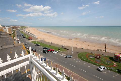 De La Warr Parade, Bexhill
