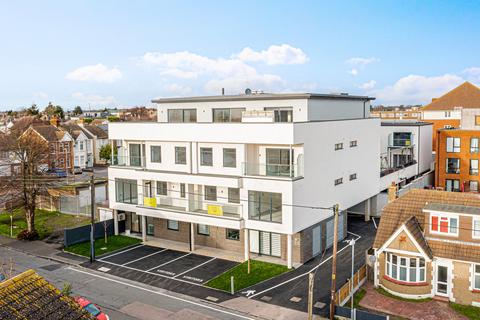 Beech Road, Benfleet, SS7 2 bed apartment for sale