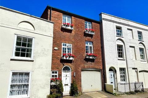 5 bedroom terraced house for sale