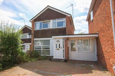 Much extended detached, poss annexe... 3 bed detached house for sale