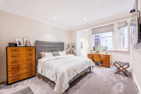 Sloane Gardens, Sloane Square... 2 bed maisonette for sale