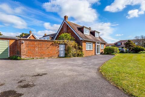 Waterford Gardens, Highcliffe... 3 bed detached house for sale