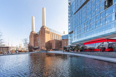 Circus Road West, Battersea, SW11 2 bed apartment for sale