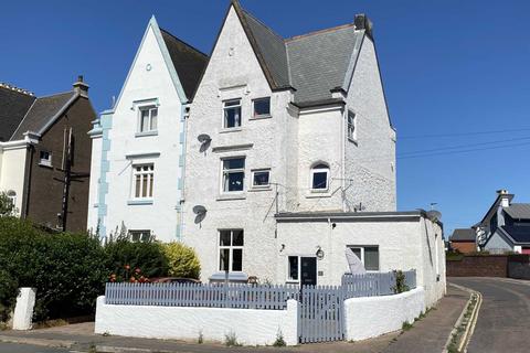 North Street, Exmouth 2 bed flat for sale