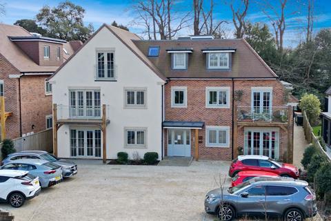 Castle Rise, Lymington Road... 2 bed ground floor flat for sale