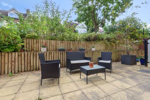 Normanton Road, South Croydon 2 bed apartment for sale