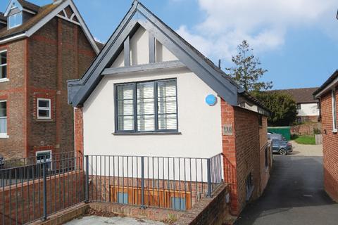 High Street, Billingshurst 2 bed detached house for sale