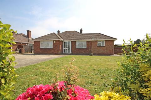 Lymington Road, New Milton... 2 bed bungalow for sale