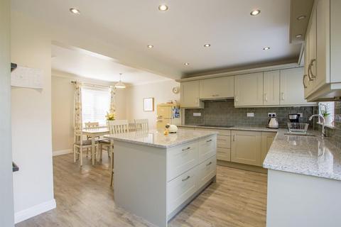 Airedale Avenue, Tickhill, Doncaster 4 bed house for sale