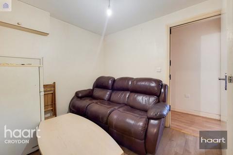 3 bedroom flat for sale