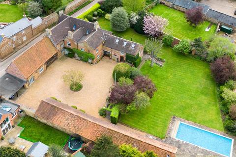 8 bedroom detached house for sale