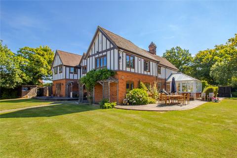 6 bedroom detached house for sale