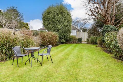 Plantation Way, Worthing, West Sussex 2 bed semi