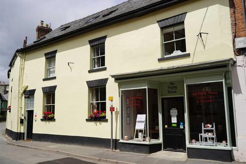 9 bedroom townhouse for sale