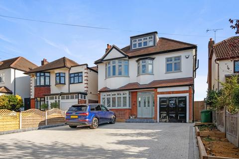 London Road, Brentwood, CM14 5 bed detached house for sale