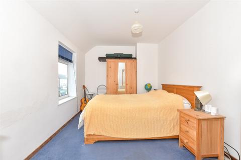 Kings Road, Canterbury, Kent 2 bed terraced house for sale