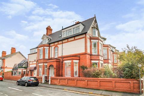7 bedroom end of terrace house for sale