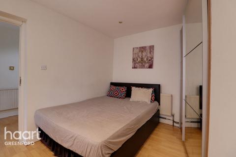 Greenford 4 bed end of terrace house for sale
