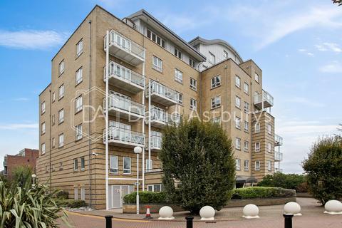 St. Davids Square, Isle of Dog... 3 bed apartment for sale