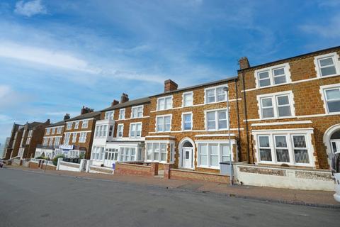 Cliff Terrace, Hunstanton, PE36 2 bed flat for sale