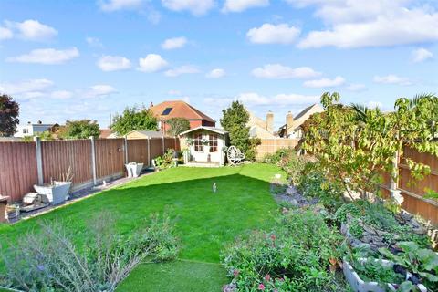 Cliff Gardens, Minster On Sea... 2 bed detached bungalow for sale