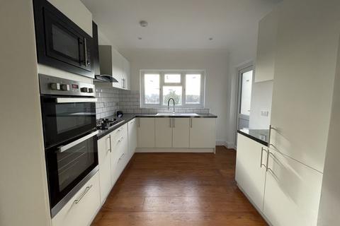 Oakleigh Court, Edgware 3 bed semi