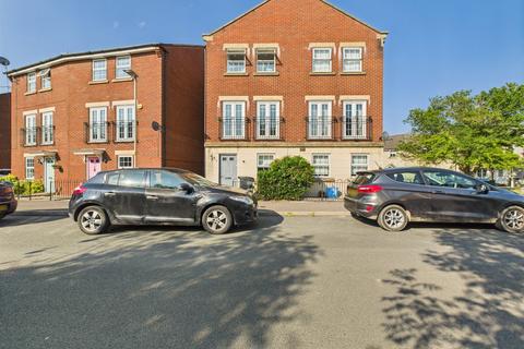 Watermint Drive, Tuffley, Gloucester... 3 bed semi