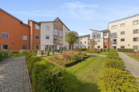 Kings Place, Fleet Road, Fleet 2 bed apartment for sale