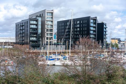 Bayscape, Cardiff Marina, Watkiss Way 3 bed apartment for sale