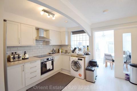Audax 6 bed terraced house for sale