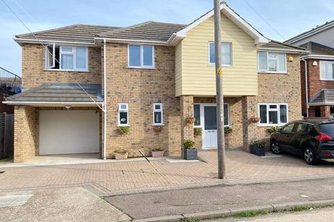 Chapman Road, Canvey Island 4 bed detached house for sale