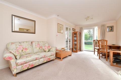 Massetts Road, Horley, Surrey 1 bed ground floor flat for sale