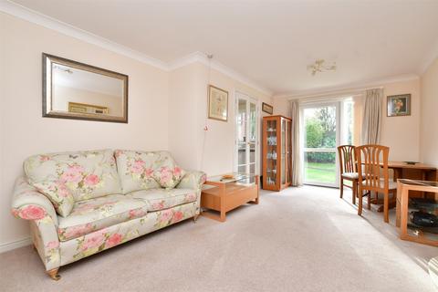 1 bedroom ground floor flat for sale