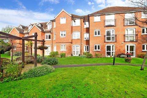 Massetts Road, Horley, Surrey 1 bed ground floor flat for sale