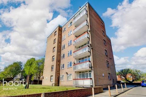 Friern Road, East Dulwich, London 2 bed apartment for sale