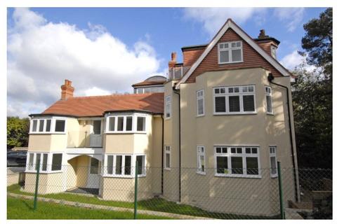 Baston Road, Hayes, BR2 7BS 2 bed apartment for sale