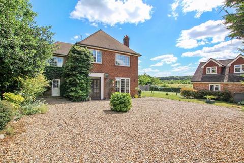 6 bedroom detached house for sale