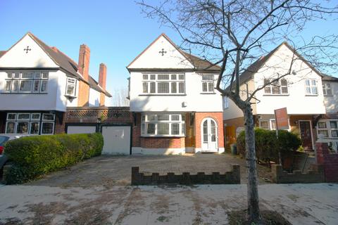 St Lawrence Drive, Pinner, HA5 3 bed detached house for sale