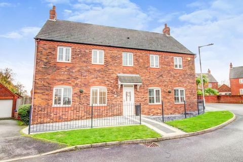 5 bedroom detached house for sale