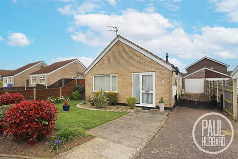 Elmdale Drive, Carlton Colville, NR33 2 bed detached bungalow for sale