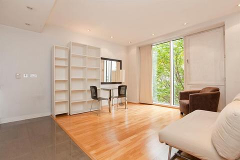Cubitt Building, Grosvenor Waterside... Studio for sale