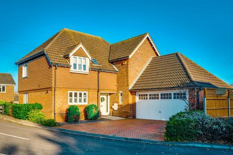 Wynsdale Chase, Warsash, Southampton 4 bed detached house for sale