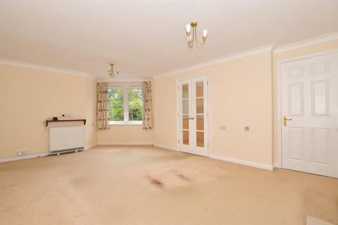 Hadlow Road, Tonbridge, Kent 1 bed flat for sale