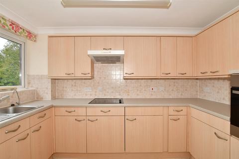 Hadlow Road, Tonbridge, Kent 1 bed flat for sale