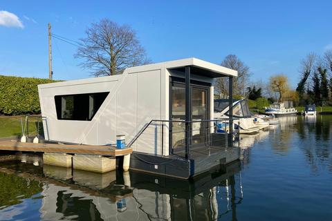 1 bedroom house boat for sale